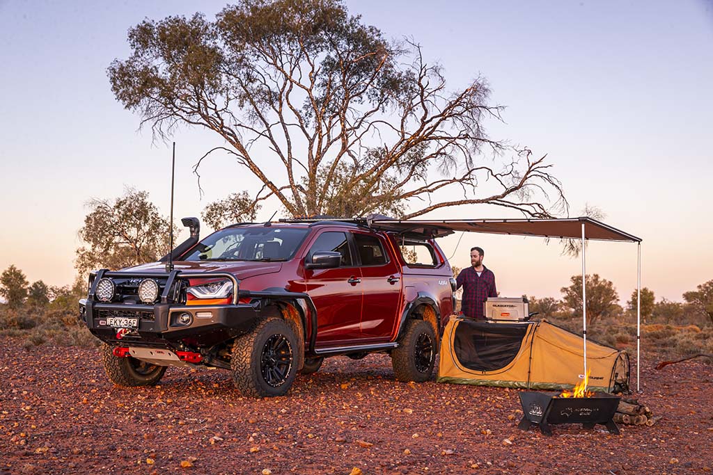 Isuzu-D-Max_awning_bull-bar_led-lighting_under-vehicle-protection_side-protection_canopy